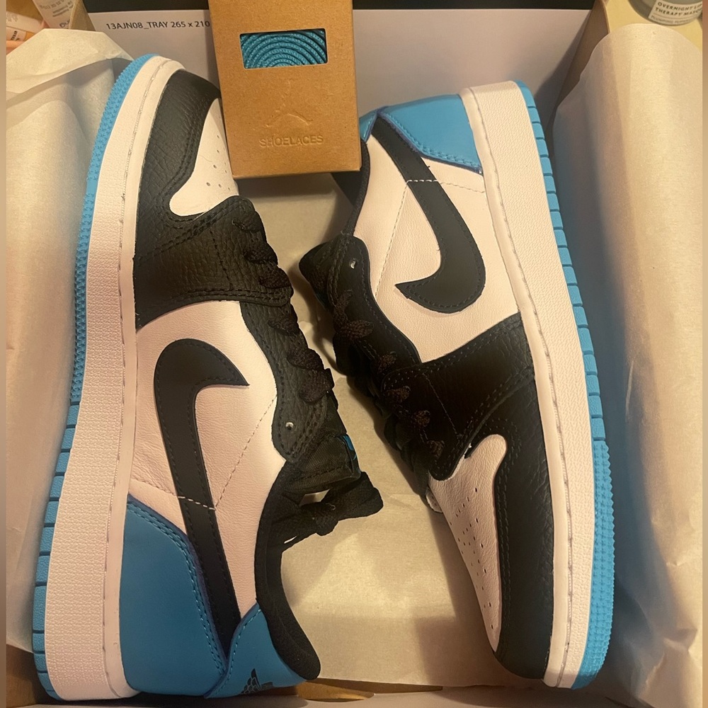 Jordan 1 low UNC
